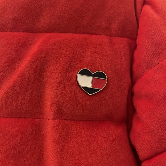 Tommy Hilfiger puffer jacket, Size 4-5 - Picture 4 of 10